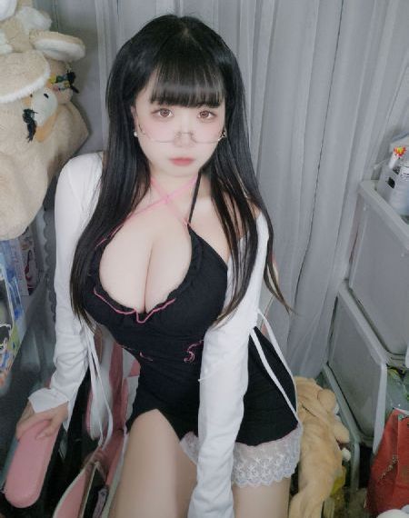 性电视剧_十万网红美女美酱