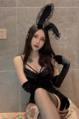 酒店服务生在线_国产剧神马影院手机在线